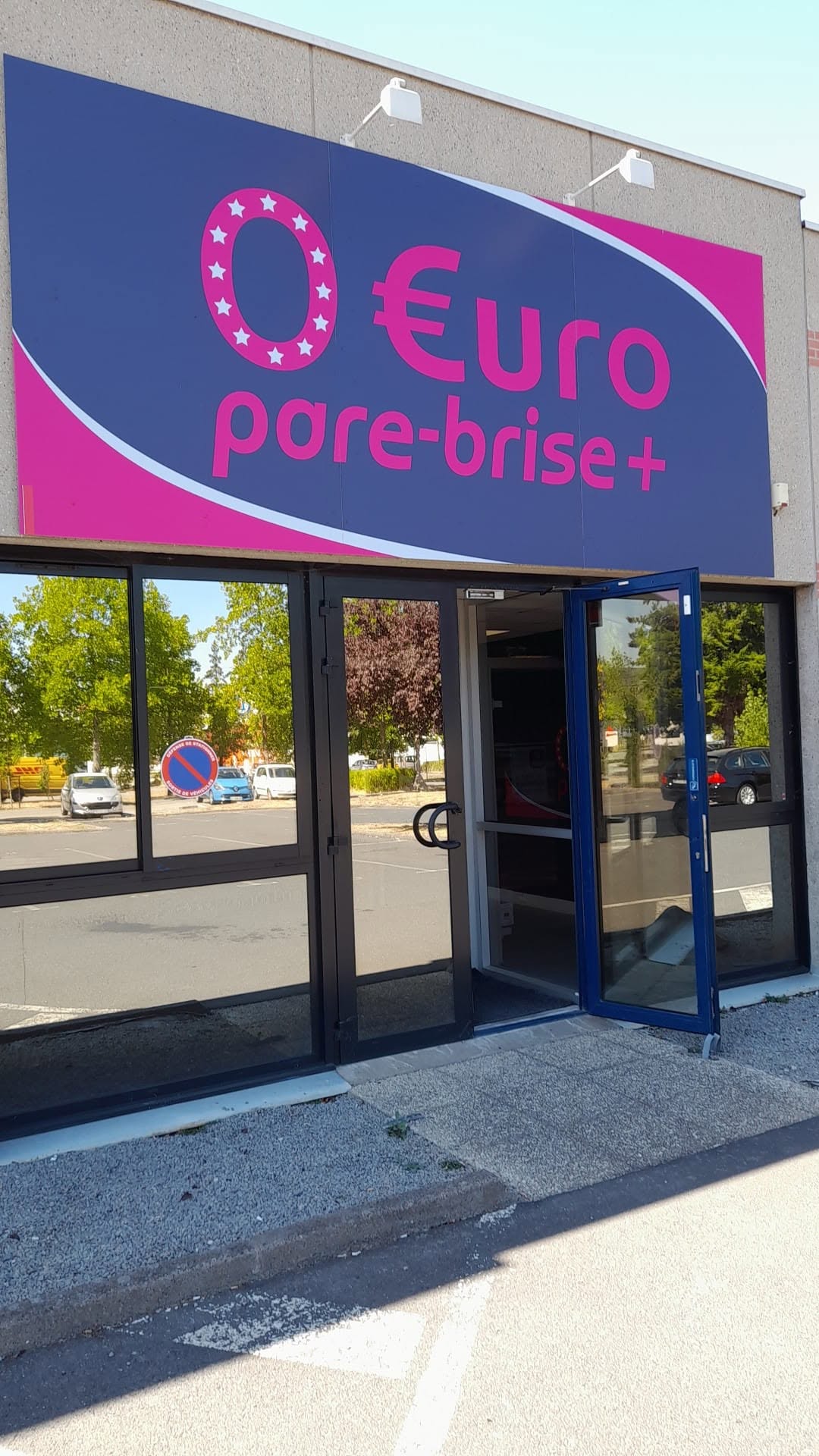 Offre spéciale EURO PARE BRISE+ Suivre le centre de Mâcon :